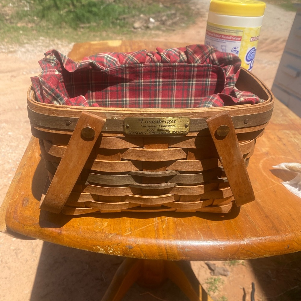 Longaberger 1992 Christmas Collection Woven Basket with Plaid Liner